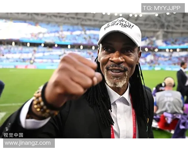 高个子绑辫子足球明星的传奇故事与赛场风采解析