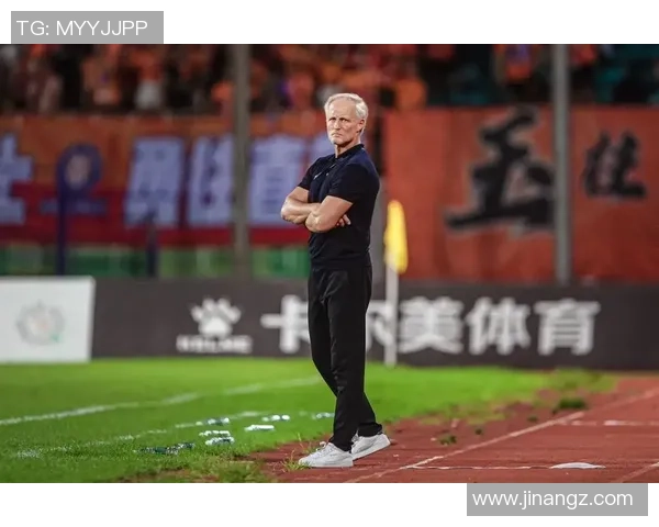 足球明星化身神秘老爷揭开身份背后的故事与秘密 足球明星化身神秘老爷揭开身份背后的故事与秘密